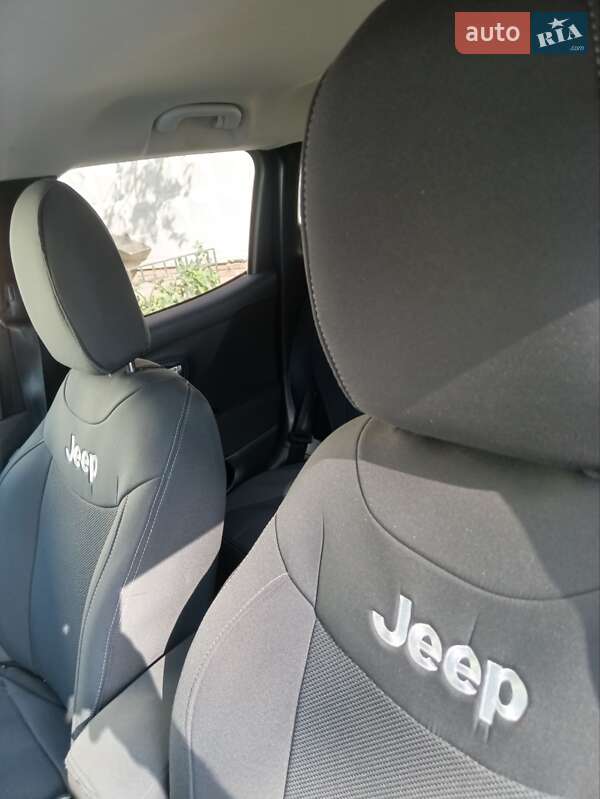 Внедорожник / Кроссовер Jeep Renegade 2015 в Киеве