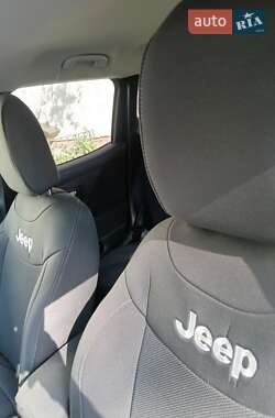 Внедорожник / Кроссовер Jeep Renegade 2015 в 