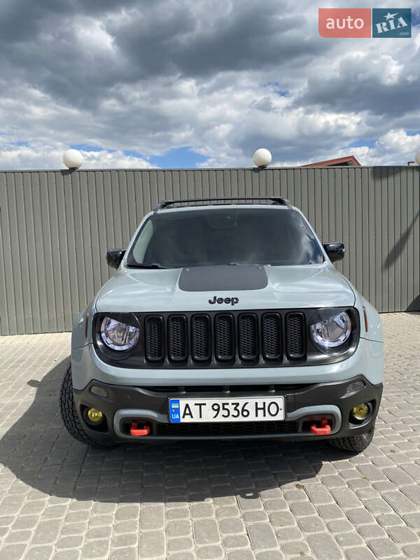 Внедорожник / Кроссовер Jeep Renegade 2016 в Ивано-Франковске