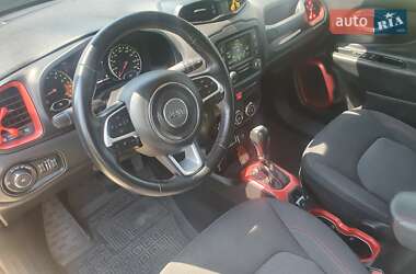Внедорожник / Кроссовер Jeep Renegade 2015 в 
