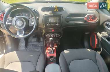 Внедорожник / Кроссовер Jeep Renegade 2015 в 