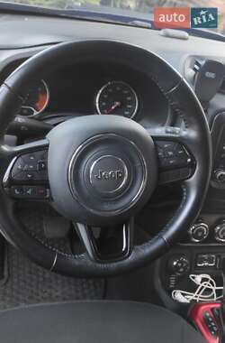 Внедорожник / Кроссовер Jeep Renegade 2017 в 