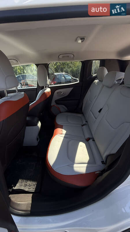 Внедорожник / Кроссовер Jeep Renegade 2015 в Полтаве