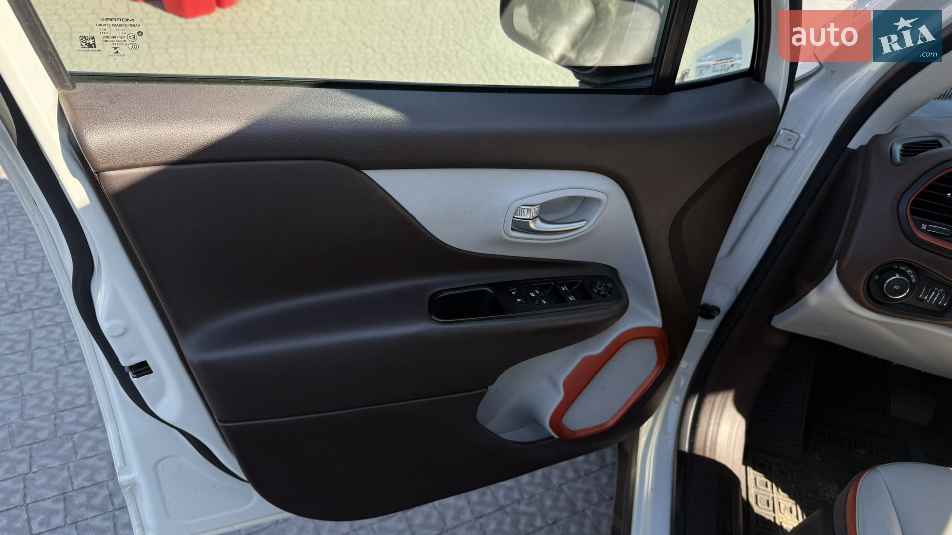 2015 Jeep Renegade - мініатюра 7