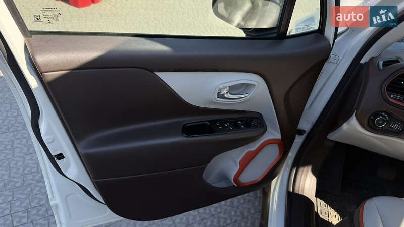 Внедорожник / Кроссовер Jeep Renegade 2015 в Полтаве