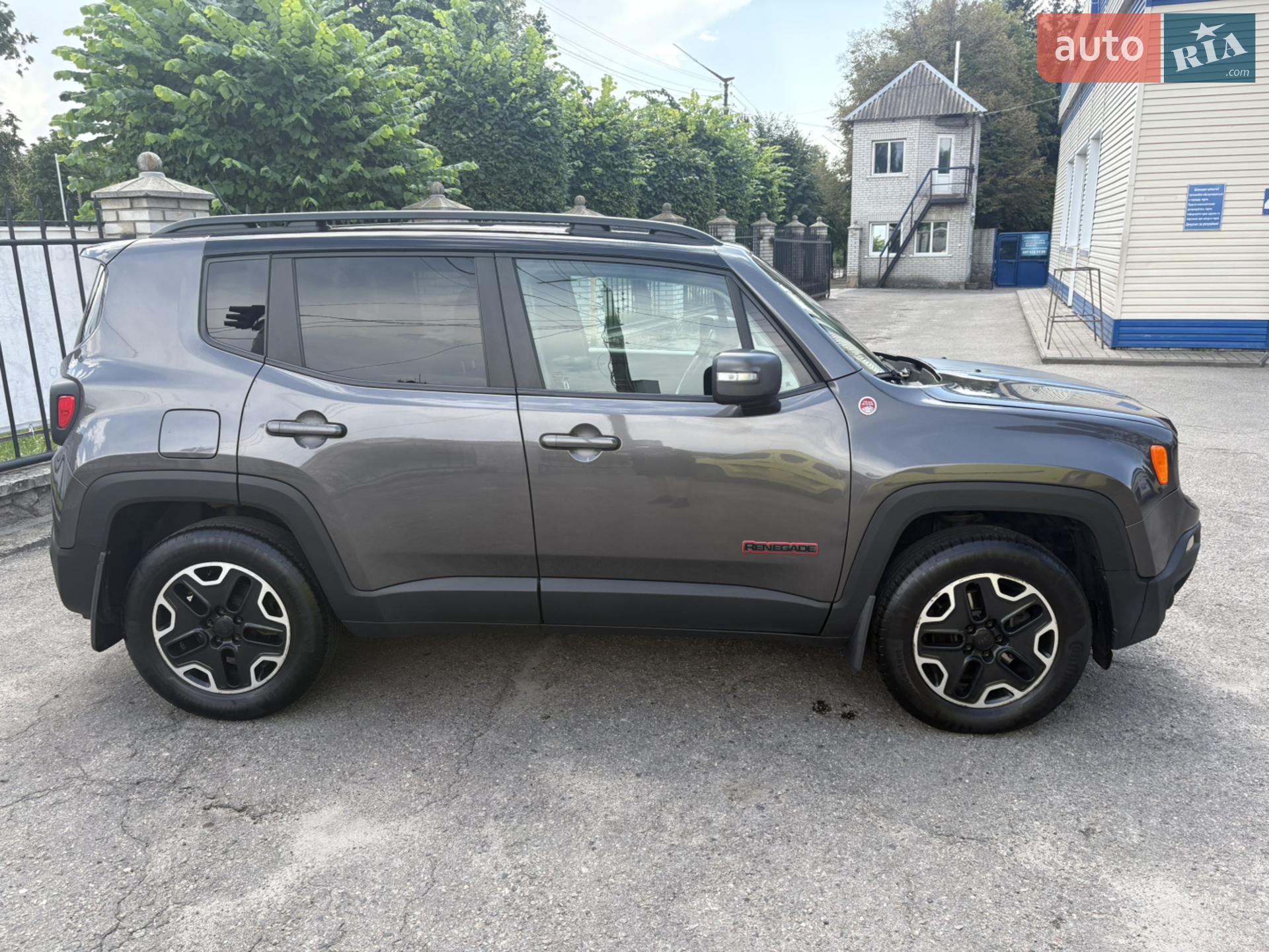 2017 Jeep Renegade - мініатюра 3