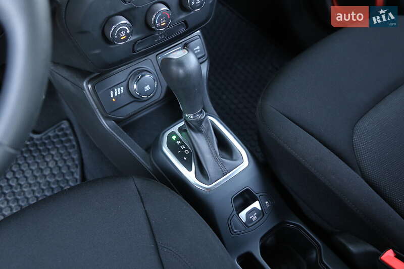 Внедорожник / Кроссовер Jeep Renegade 2020 в Киеве