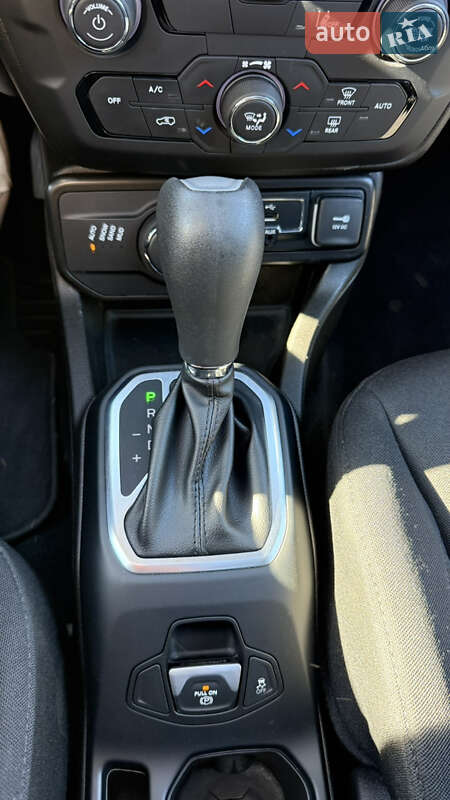 Внедорожник / Кроссовер Jeep Renegade 2021 в Киеве