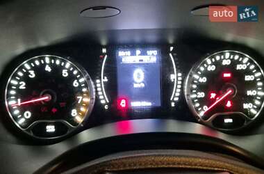 Внедорожник / Кроссовер Jeep Renegade 2015 в 