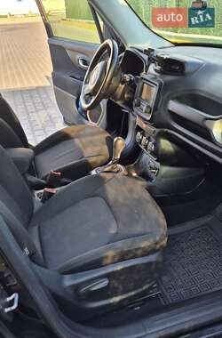 Внедорожник / Кроссовер Jeep Renegade 2015 в 