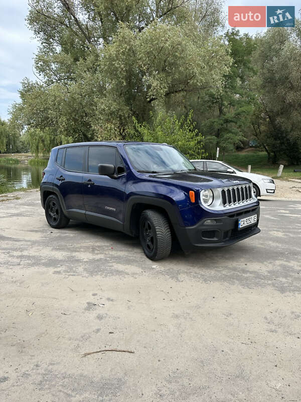 Позашляховик / Кросовер Jeep Renegade 2016 в Києві
