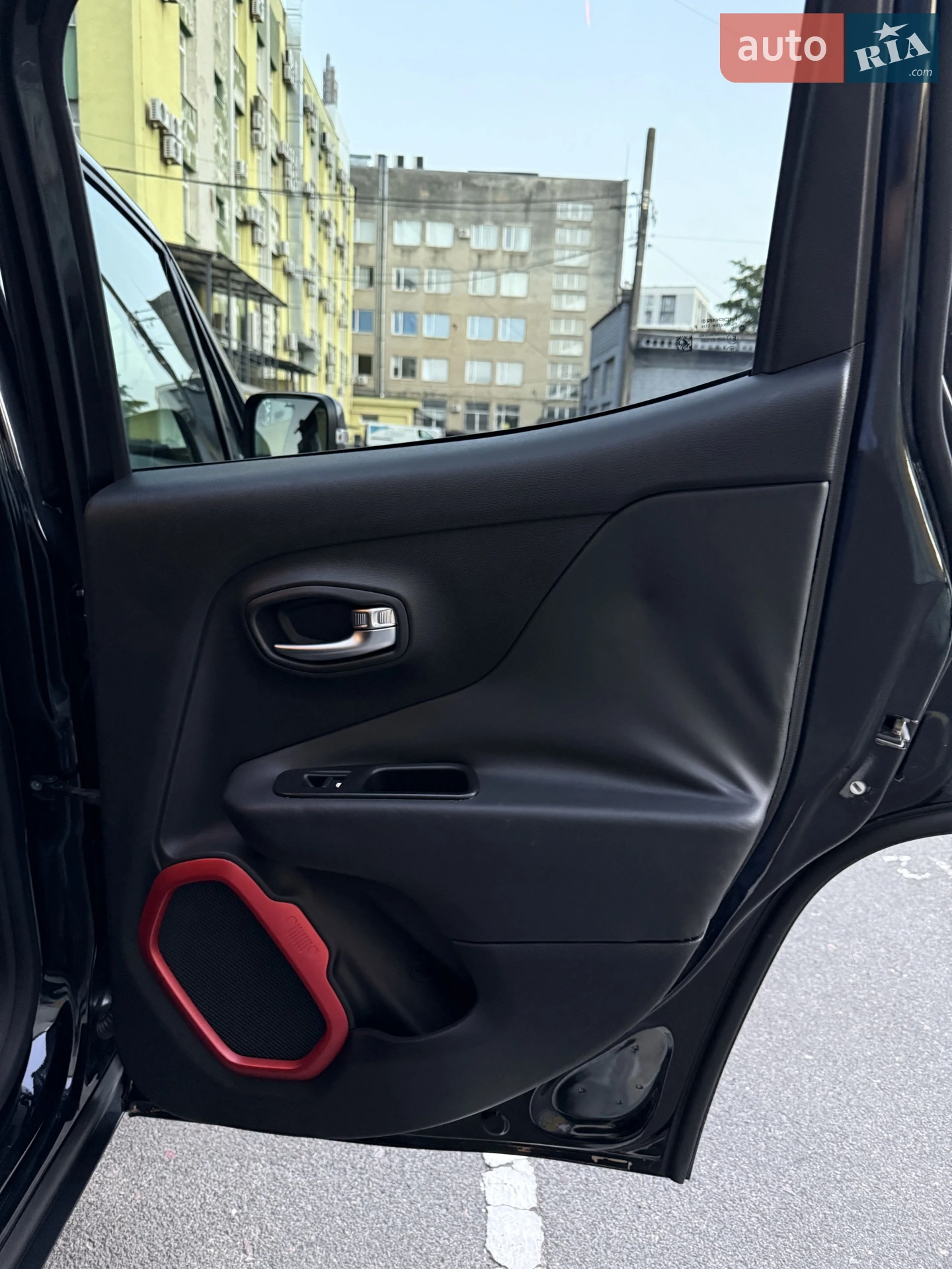 2015 Jeep Renegade - мініатюра 31
