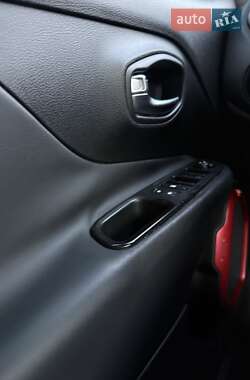 Позашляховик / Кросовер Jeep Renegade 2015 в Львові