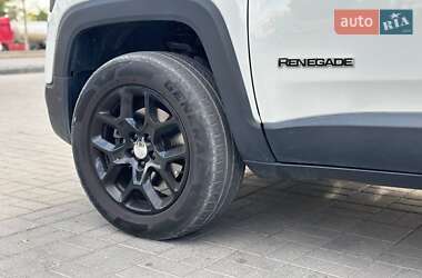 Внедорожник / Кроссовер Jeep Renegade 2016 в 