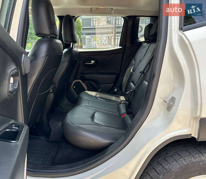 Внедорожник / Кроссовер Jeep Renegade 2016 в Черновцах