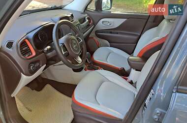Внедорожник / Кроссовер Jeep Renegade 2017 в 