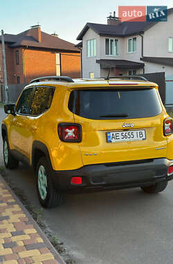 Внедорожник / Кроссовер Jeep Renegade 2016 в 