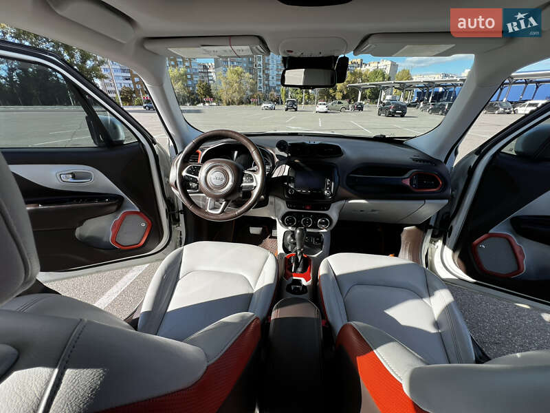 Внедорожник / Кроссовер Jeep Renegade 2016 в Киеве