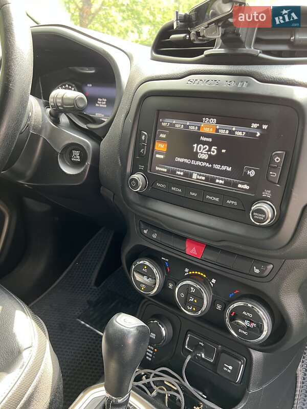 Позашляховик / Кросовер Jeep Renegade 2016 в Дніпрі