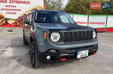 Внедорожник / Кроссовер Jeep Renegade 2016 в 