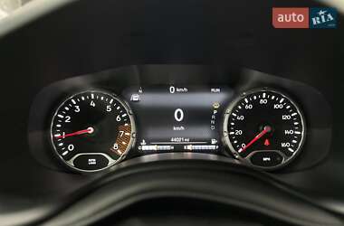 Внедорожник / Кроссовер Jeep Renegade 2022 в 