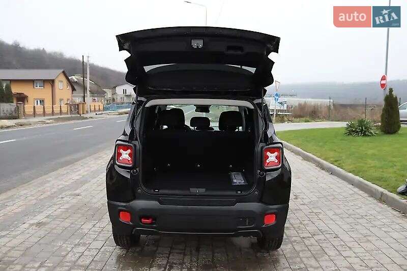 Внедорожник / Кроссовер Jeep Renegade 2016 в Чорткове