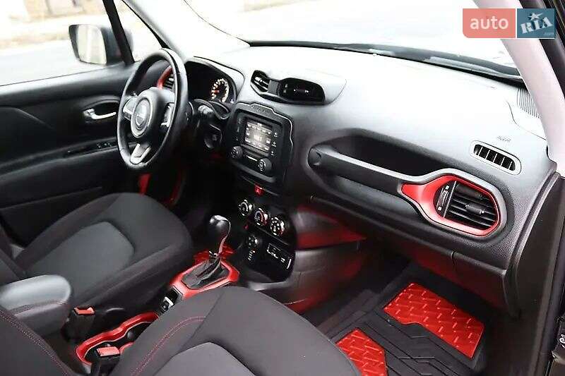 Внедорожник / Кроссовер Jeep Renegade 2016 в Чорткове