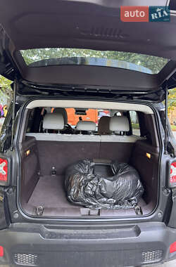 Внедорожник / Кроссовер Jeep Renegade 2015 в 