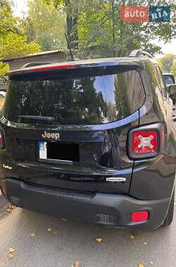 Внедорожник / Кроссовер Jeep Renegade 2015 в 