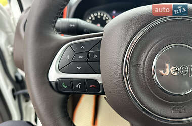 Внедорожник / Кроссовер Jeep Renegade 2017 в 