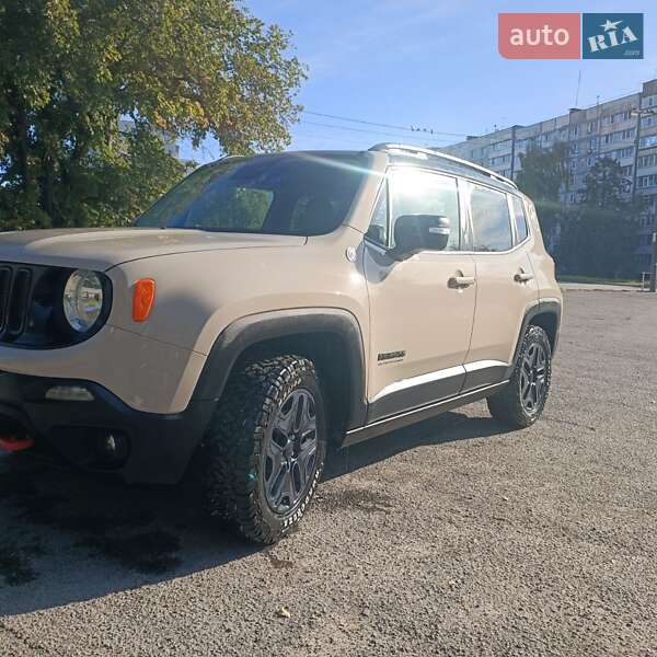 Позашляховик / Кросовер Jeep Renegade 2016 в Запоріжжі