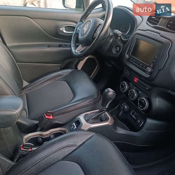 Позашляховик / Кросовер Jeep Renegade 2016 в Запоріжжі