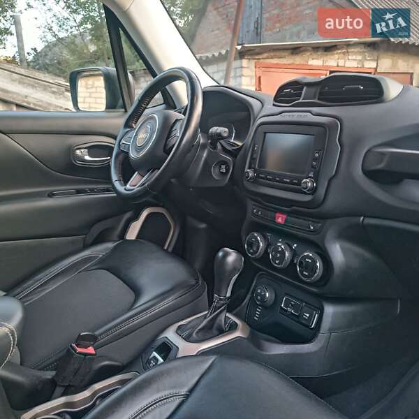 Позашляховик / Кросовер Jeep Renegade 2016 в Запоріжжі