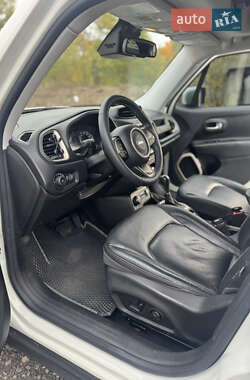 Внедорожник / Кроссовер Jeep Renegade 2016 в 