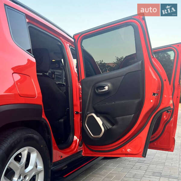 Внедорожник / Кроссовер Jeep Renegade 2015 в Черкассах