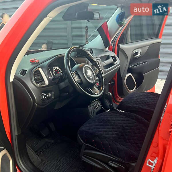 Внедорожник / Кроссовер Jeep Renegade 2015 в Черкассах
