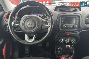 Внедорожник / Кроссовер Jeep Renegade 2015 в 