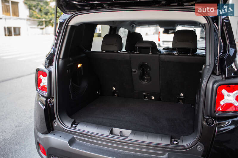 Позашляховик / Кросовер Jeep Renegade 2019 в Києві фото 31 Позашляховик / Кросовер Jeep Renegade 2019 в Києві