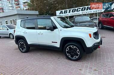 Внедорожник / Кроссовер Jeep Renegade 2016 в 