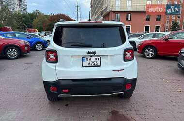 Внедорожник / Кроссовер Jeep Renegade 2016 в 