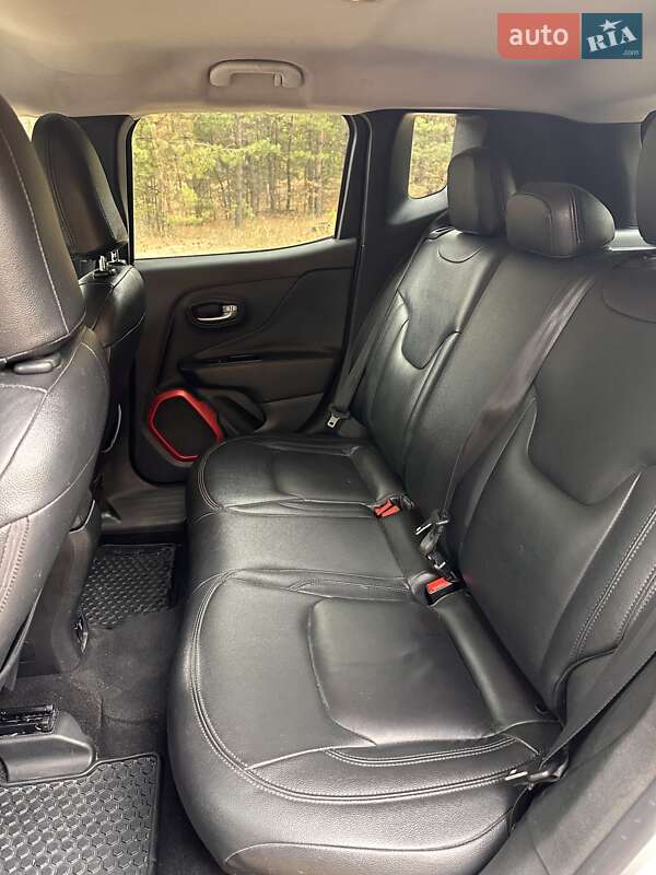 Внедорожник / Кроссовер Jeep Renegade 2015 в Днепре