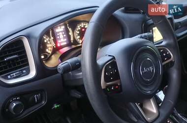 Внедорожник / Кроссовер Jeep Renegade 2016 в 