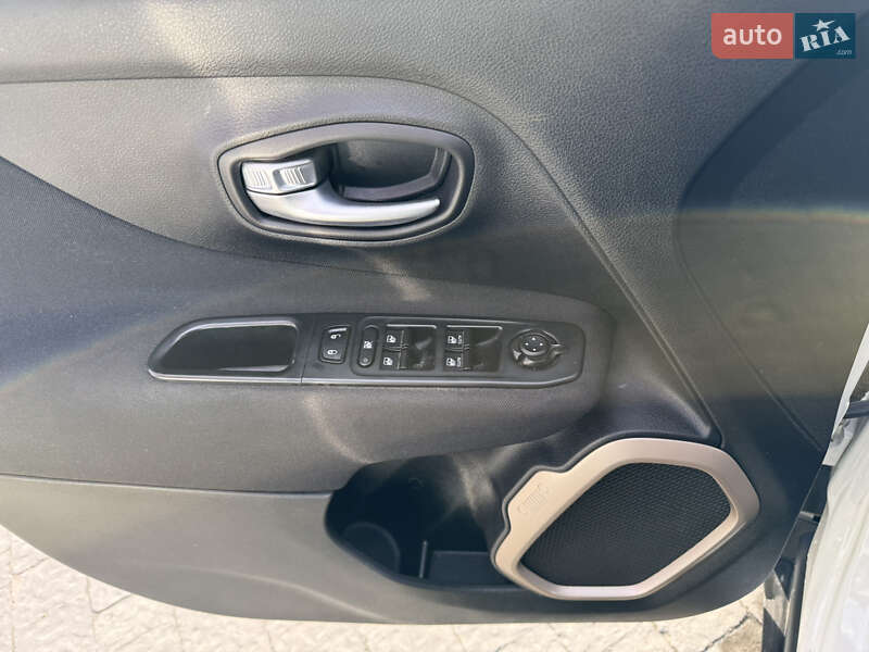 Внедорожник / Кроссовер Jeep Renegade 2016 в Ивано-Франковске фото 21 Внедорожник / Кроссовер Jeep Renegade 2016 в Ивано-Франковске