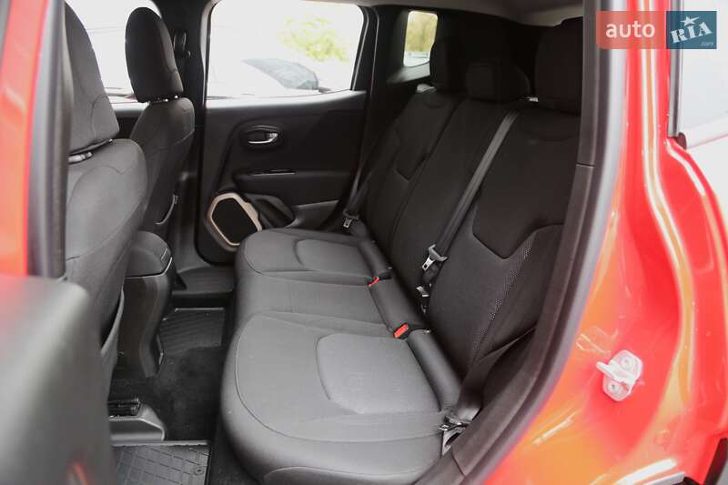 Внедорожник / Кроссовер Jeep Renegade 2015 в Киеве