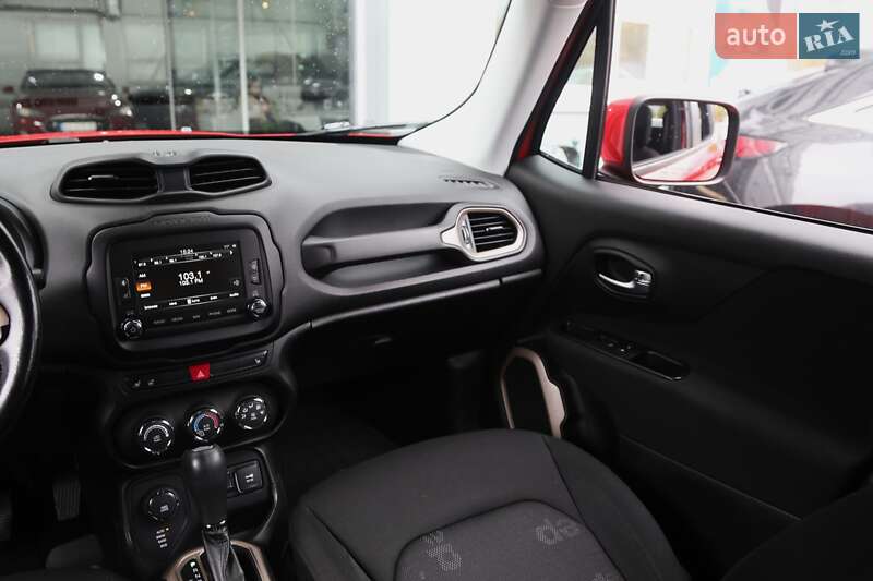 Внедорожник / Кроссовер Jeep Renegade 2015 в Киеве