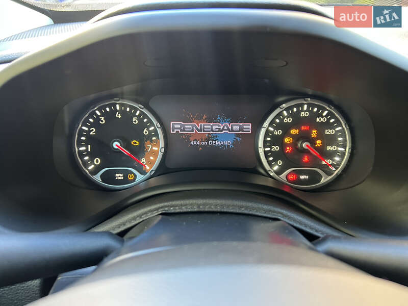 Позашляховик / Кросовер Jeep Renegade 2016 в Києві