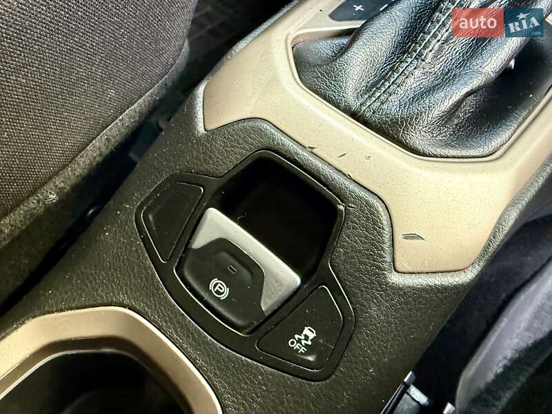 Позашляховик / Кросовер Jeep Renegade 2015 в Одесі фото 45 Позашляховик / Кросовер Jeep Renegade 2015 в Одесі