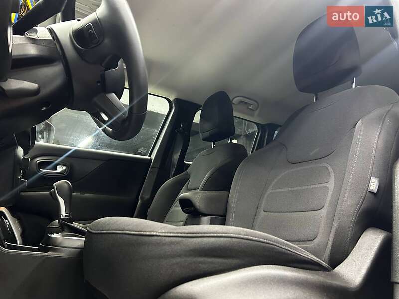 Внедорожник / Кроссовер Jeep Renegade 2018 в Черновцах
