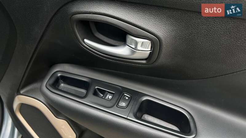 Позашляховик / Кросовер Jeep Renegade 2017 в Львові