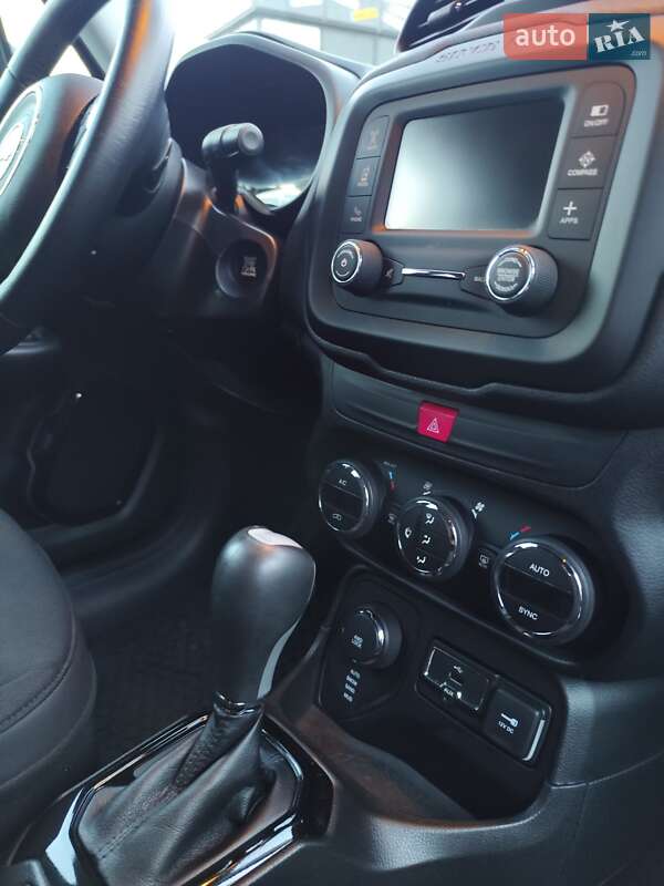 Внедорожник / Кроссовер Jeep Renegade 2016 в Чернигове фото 45 Внедорожник / Кроссовер Jeep Renegade 2016 в Чернигове